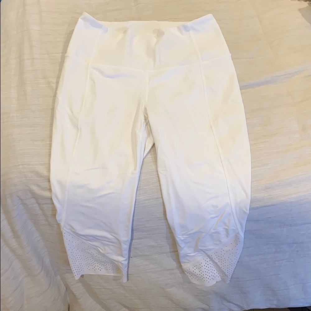 White Lululemon cropped leggings